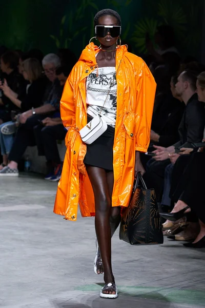 Look 34